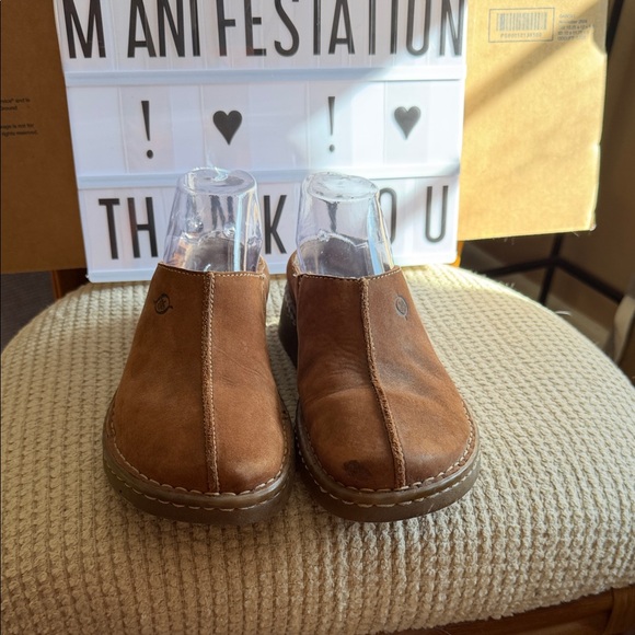 BORN Leather Slip on Clogs - Picture 3 of 6